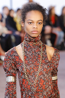 Details Chloé Fall 2018 Ready-to-Wear , Детали коллекции Хлоя осень зима 2018 , Fashion show , неделя моды в Париже , PFW , Paris Fashion Week , Mainstyles